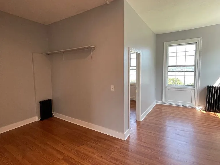 160 Grand St. — Photo 4
