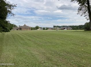 1045 Cedar Point Dr, Williamston, NC 27892