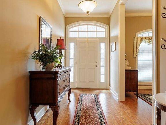 3rd image of 3830 Orchard Way