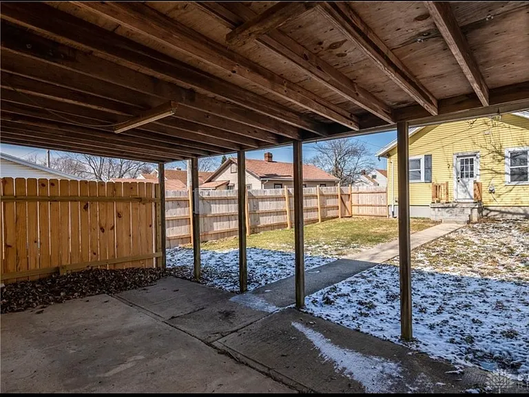 1020 Weng Ave — Photo 7