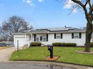 400 Cardinal Dr, Washington, IL 61571