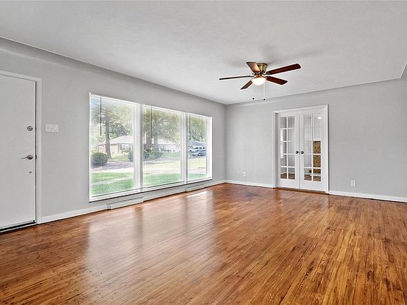 3rd image of 1709 Muriel Dr