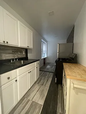 Rented by Candid Listings LLC | media 11