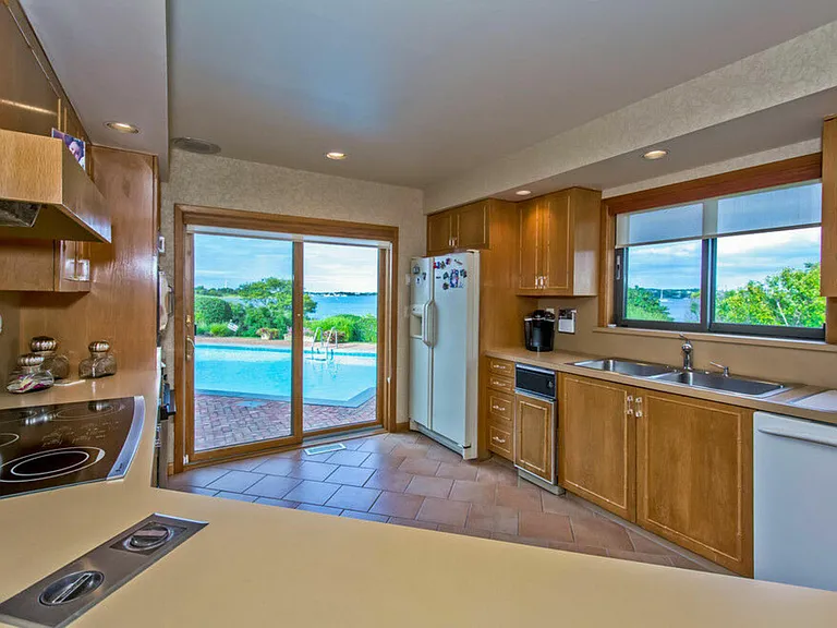 292 W Lake Dr — Photo 5