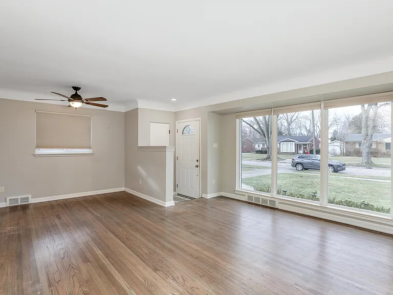 22826 Frederick Ave — Photo 3