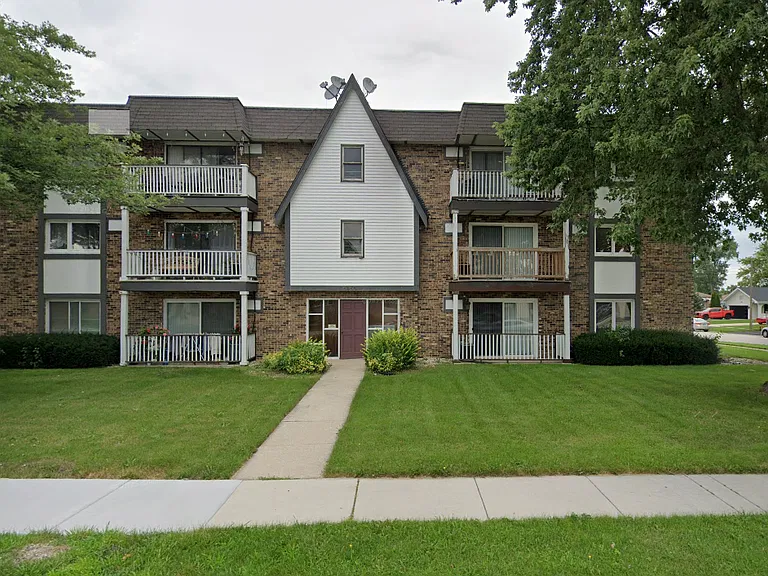 5850 W 87th St #3C — Photo 1