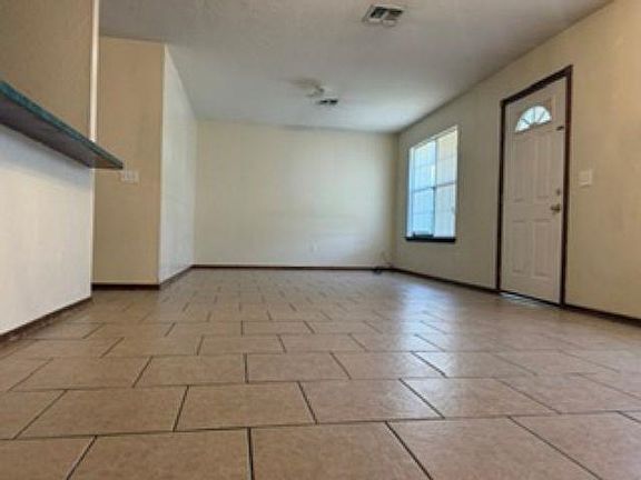 3rd image of 6802 SW Drakestone Blvd