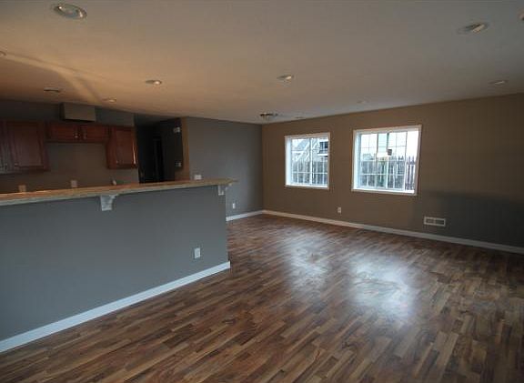 5th image of 741 Jessie St