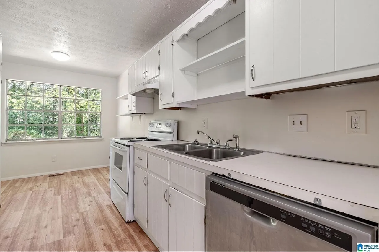 2 bed, 840 sqft, $1,375 — Photo 4