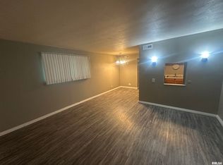 2979 W Cannes Dr #36, Peoria, IL 61615