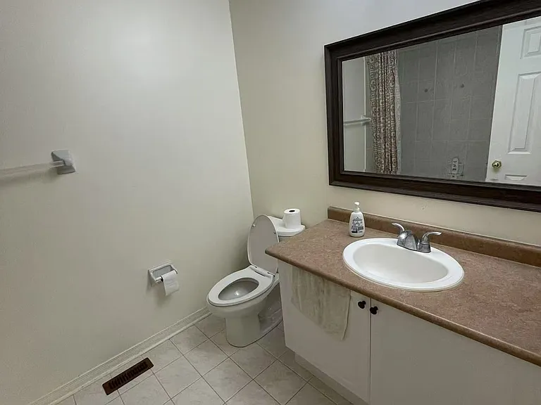 188 Bantry Ave — Photo 2
