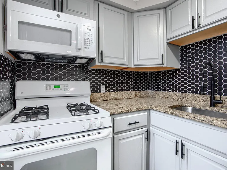 3807 Fleetwood Ave #2 — Photo 13
