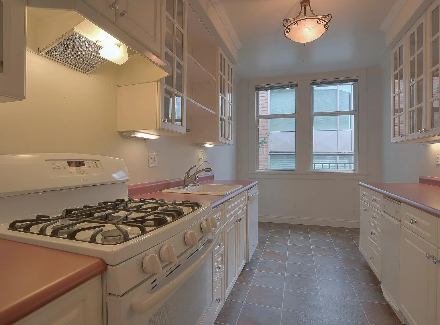1 bed, 700 sqft, $2,295 — Photo 4