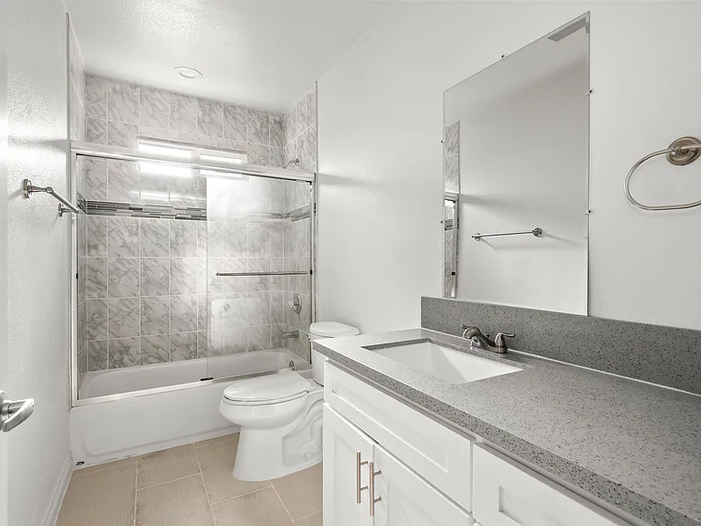 4818 1/2 Saturn St — Photo 14