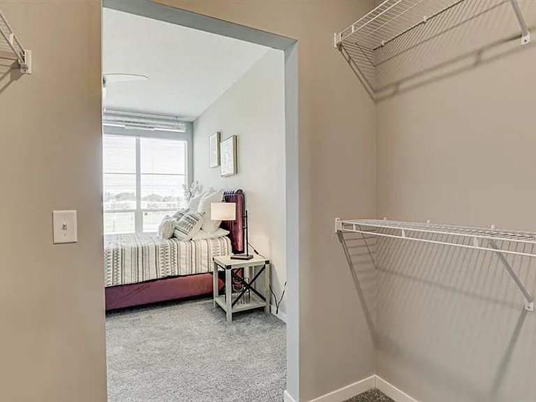 Maven Apartments — Photo 8