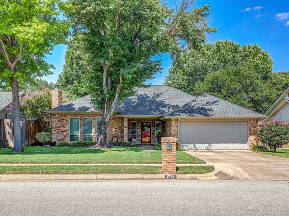 1721 Saxon Dr, Bedford, TX 76021