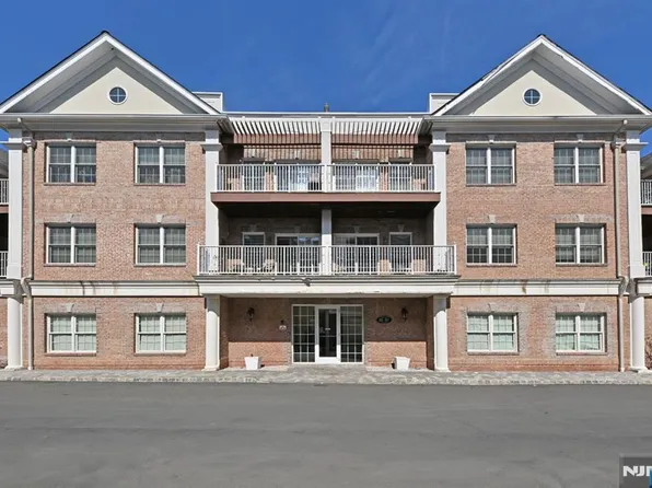 2303 Rio Vista Ln, Northvale, NJ 07647
