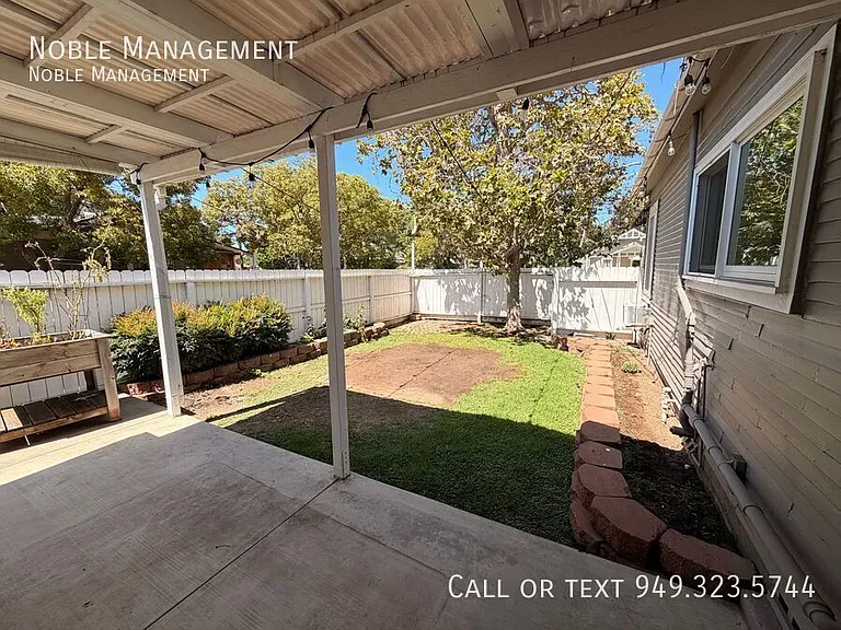 325 N Harwood St #COPY — Photo 13