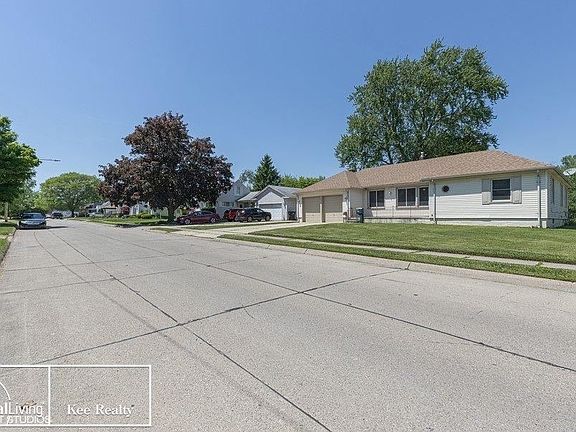 2nd image of 18625 Victor St
