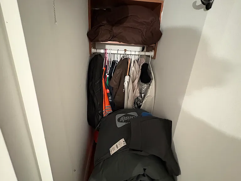 53 W Burton Pl #2M — Photo 2