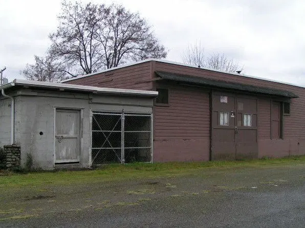 112 E Cedar St, Oakville, WA 98568
