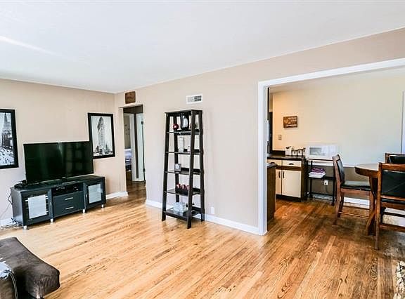 4th image of 9085 North Ave