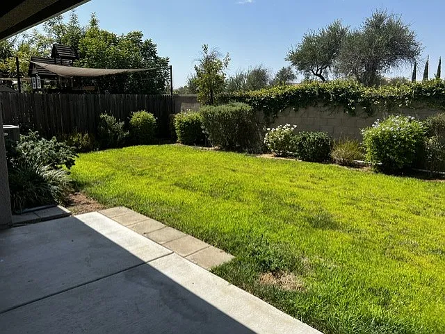315 W Maclure Ave — Photo 17