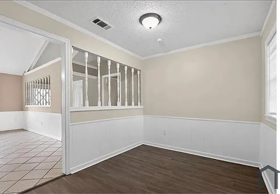 3 bed, $1,395 — Photo 2