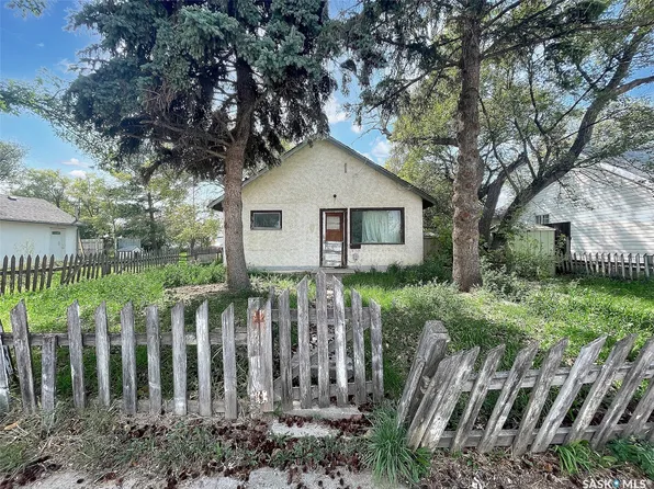 34 14th Avenue SE, Swift Current, SK S9H 3S2