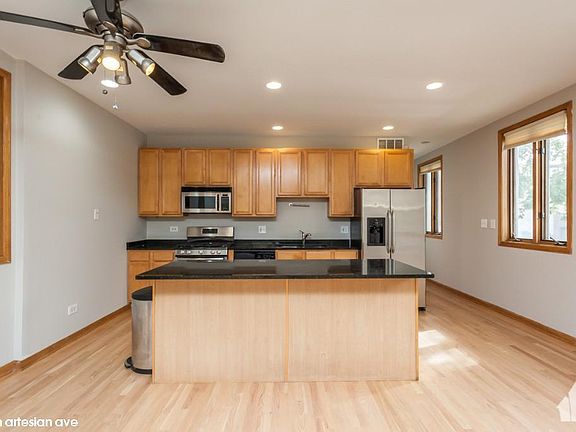 5th image of 1401 N Artesian Ave #226