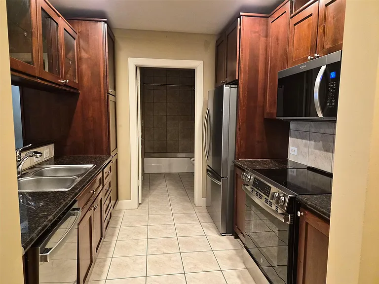 1010 Rosine St #23 — Photo 7