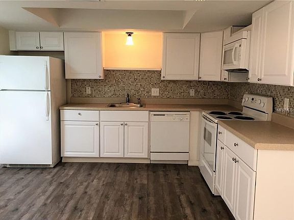 2nd image of 5429 Glen Ivy Pl N