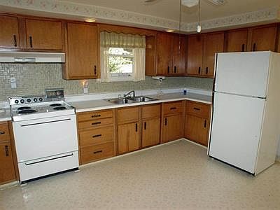 3rd image of 283 Old Colliers Way