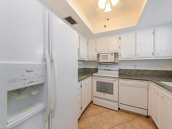 5th image of 325 Charlemagne Blvd APT 206A