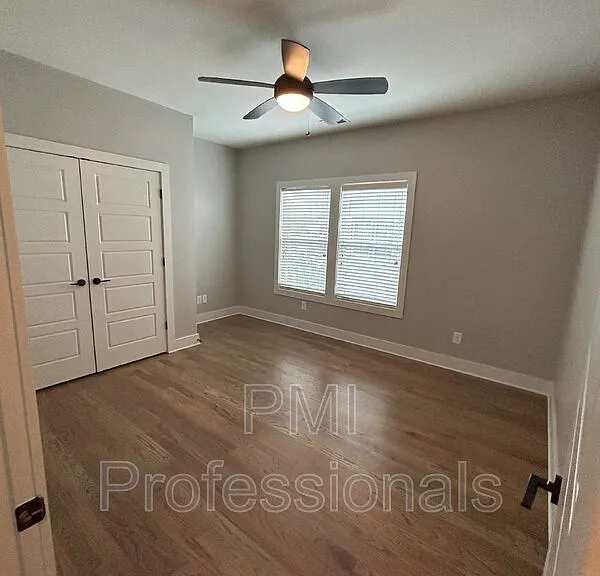111 Creighton Ave #B — Photo 11