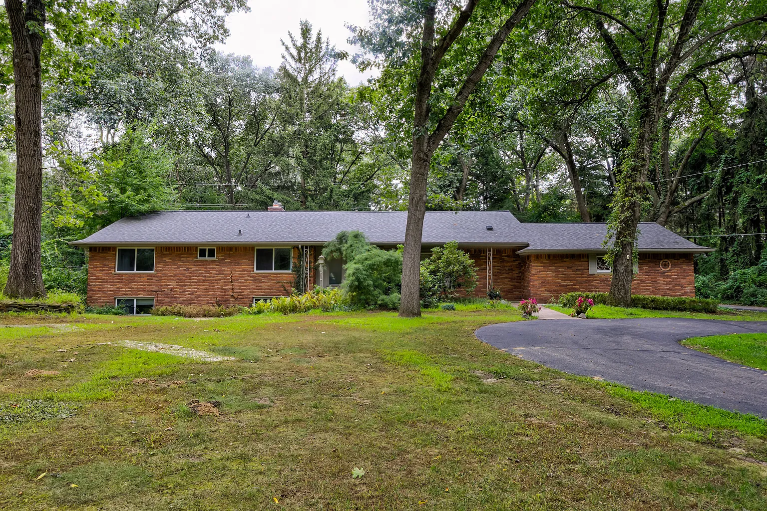 1731 Lone Pine Rd photo 1