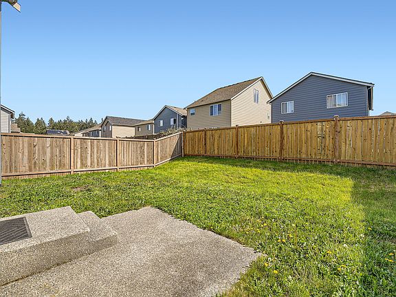 5th image of 10572 189th St E