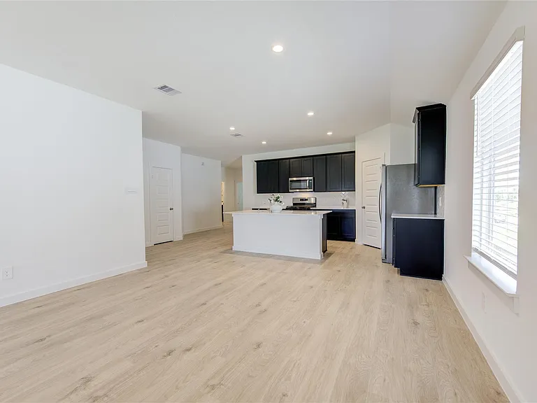 8038 Tropea Dr — Photo 22