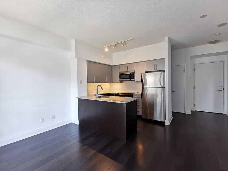 83 Redpath Ave #711 — Photo 8