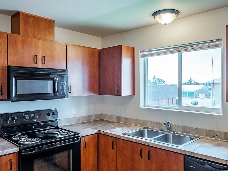 Newcastle Place Apartments — Photo 15