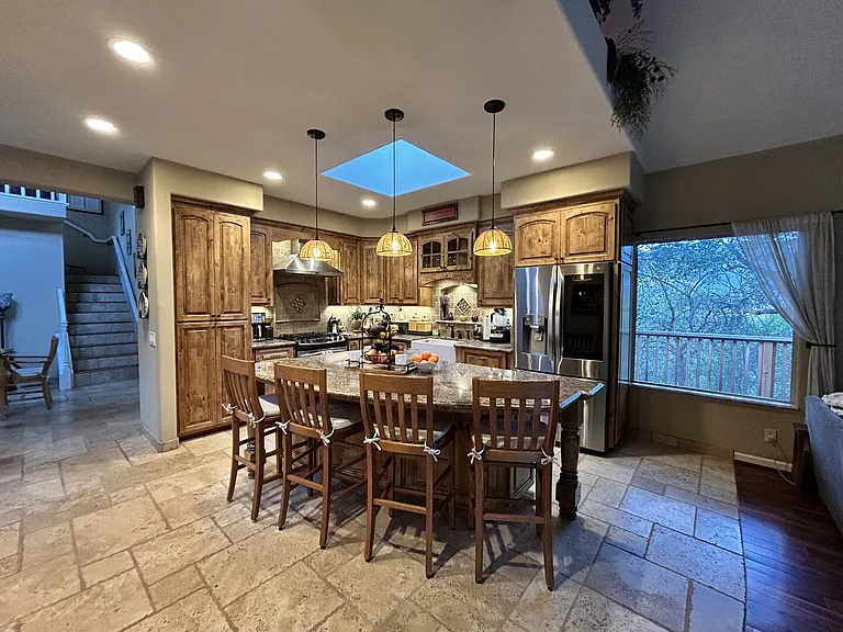 Oakwood Cir — Photo 5