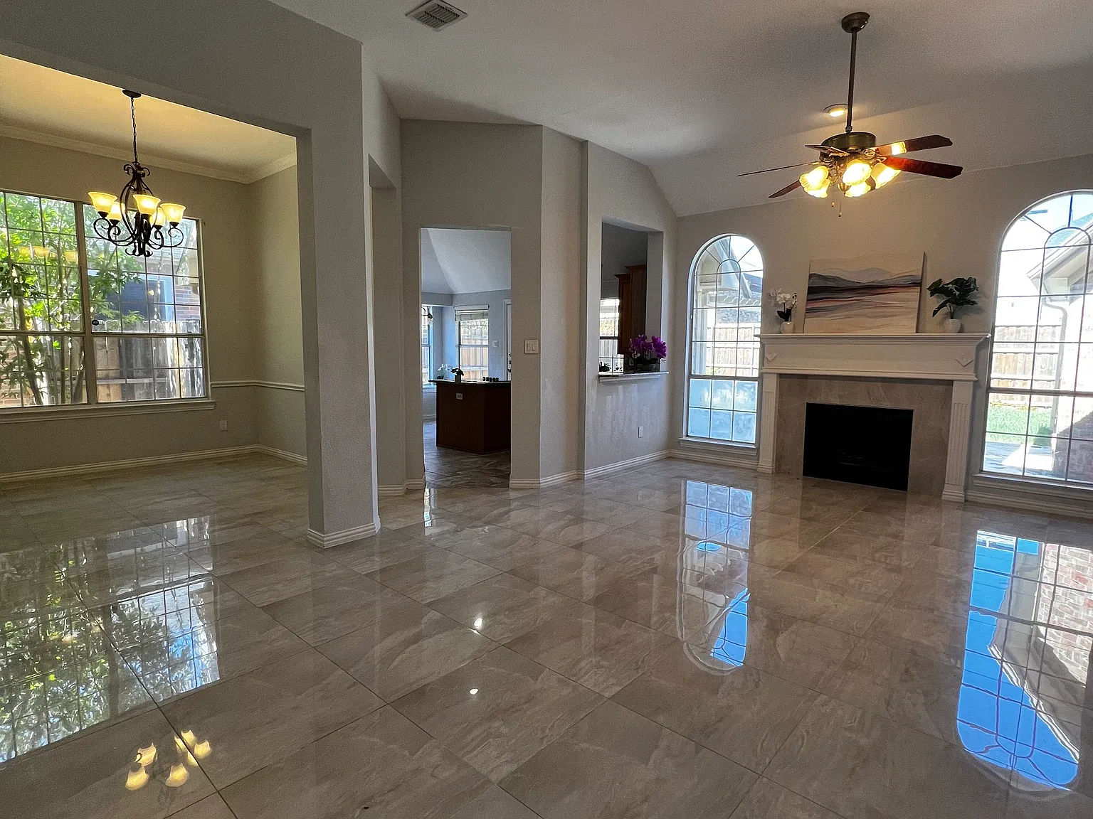 4 bed, 1888 sqft, $2,500 — Photo 4