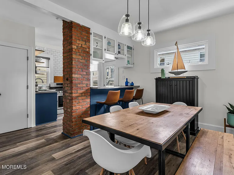 1208 Bond St — Photo 5