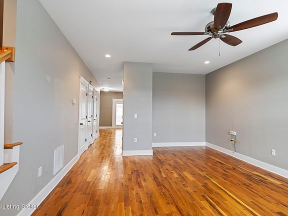 5th image of 828 Ash St