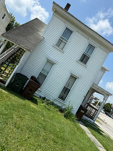 16 Circular St Photo 1
