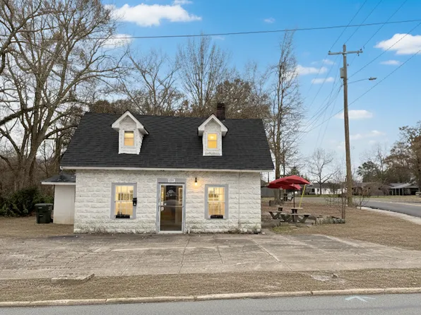 1211 N Main St #1, Abbeville, SC 29620