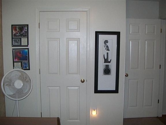 3rd image of 4677 Hathway Dr