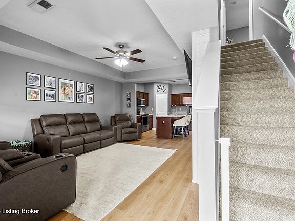 5th image of 114 Garnette Ct