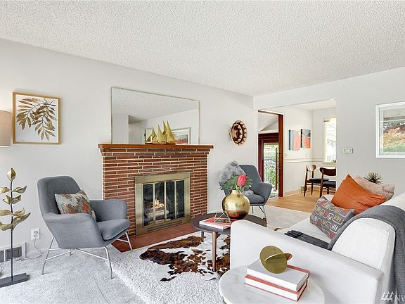 2nd image of 16023 32nd Ave NE
