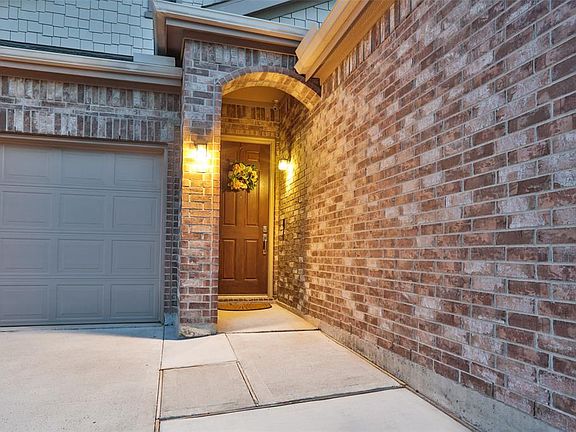 2nd image of 22539 Belmont Cove Ln